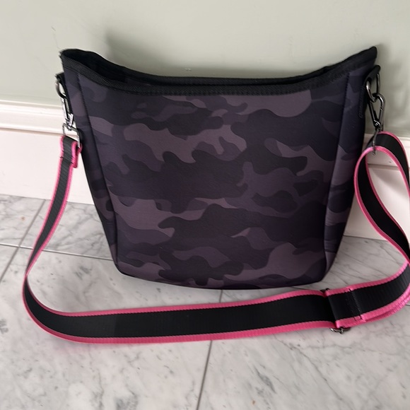 Haute Shore black camo bag with hot pink and black shoulder strap. - Picture 2 of 4
